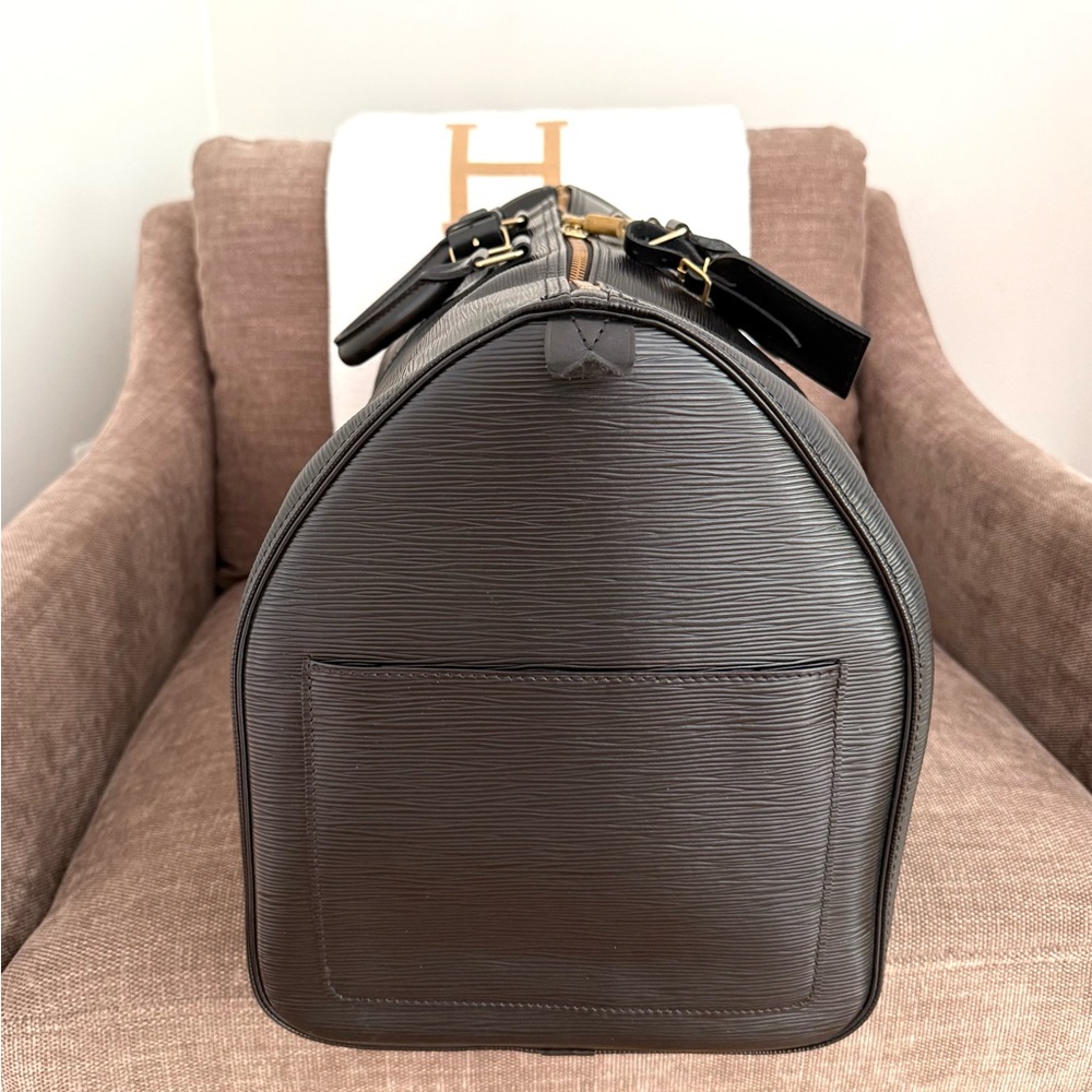 Authentic Louis Vuitton unisex Keepall 55 travel bag
M59142 black Epi leather - Picture 14 of 16